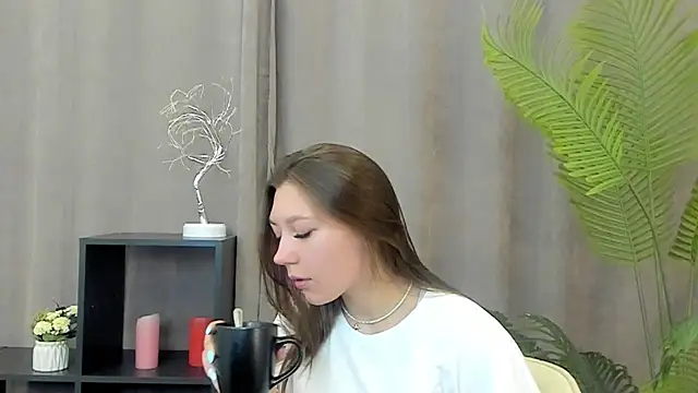 CarlitaThomley online show from July 3, 10:21 am