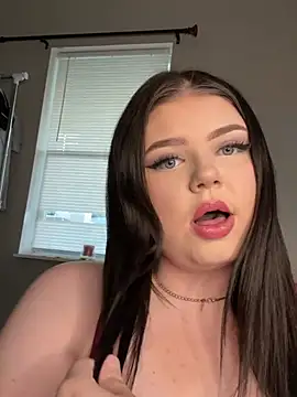 Sophialuvvv online show from July 7, 1:08 am