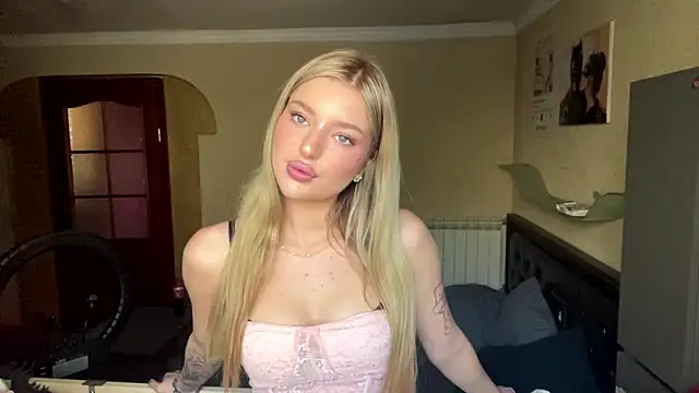 StacyHolmes online show from July 8, 11:01 am