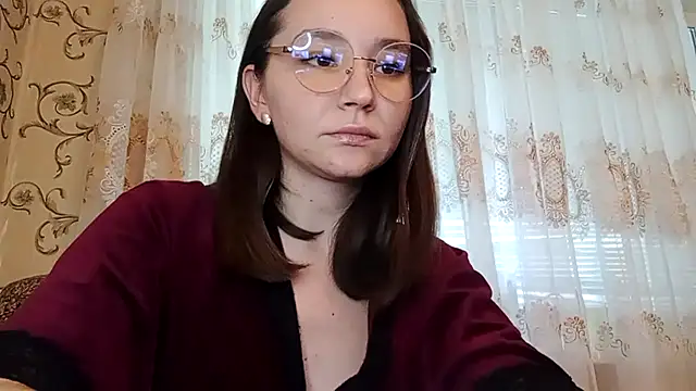 IsabelKim  online show from July 11, 1:00 pm