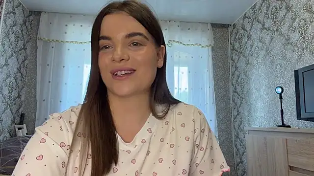 LouraOnsurez online show from July 11, 2:28 pm
