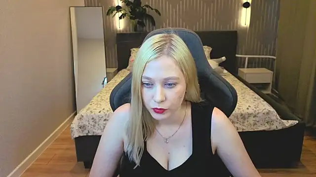 AmeliaxCandy online show from July 21, 11:55 am