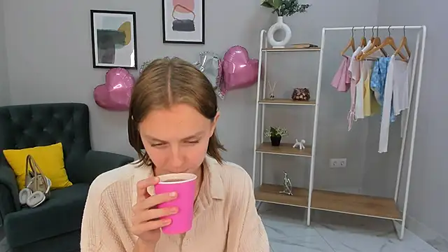 Jill Moss online show from July 17, 1:37 pm