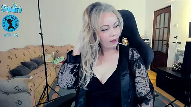 WhitneyLynn online show from January 16, 8:49 pm