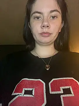 lovelyylola20 online show from July 18, 8:39 am