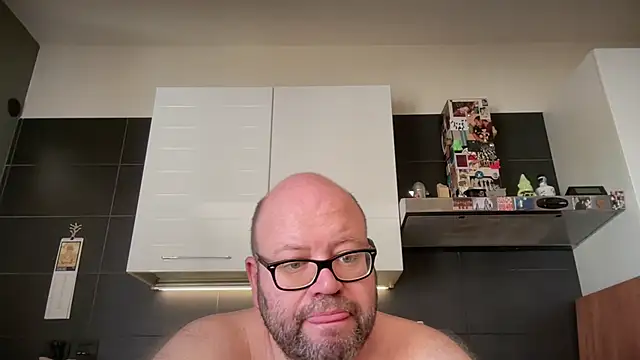 theitalianbear online show from June 7, 7:37 am