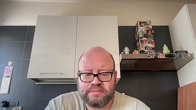 theitalianbear online show from April 20, 8:39 am