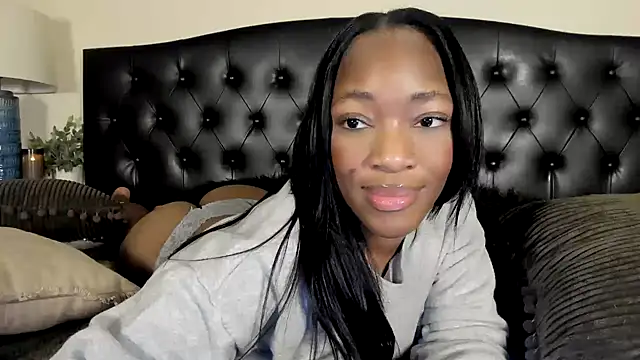 nicolesolace online show from October 8, 1:10 am