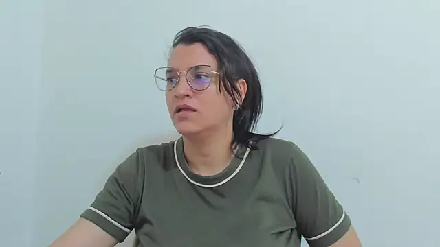 MARILYN GARCIA online show from October 4, 1:50 pm