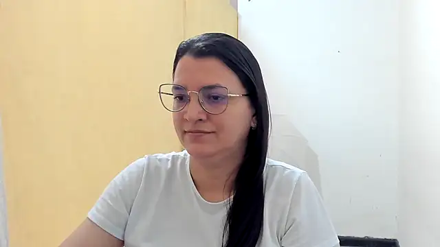 MARILYN GARCIA online show from October 15, 1:25 pm