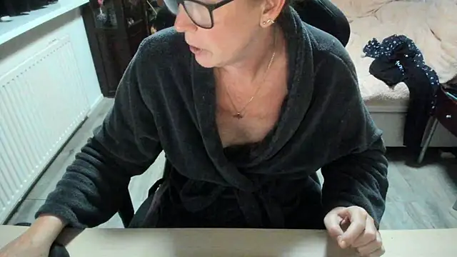 minoesje37 online show from October 29, 8:55 pm