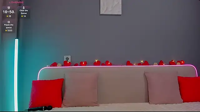 Malika Lisan online show from February 14, 3:19 am