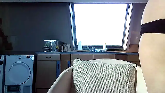 SexyAmanda32 online show from November 7, 10:10 am