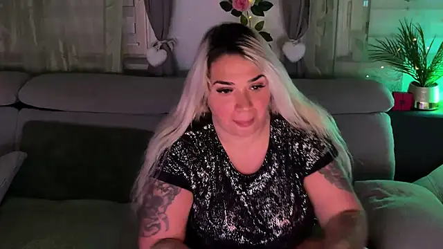 Monageil online show from October 3, 5:40 pm