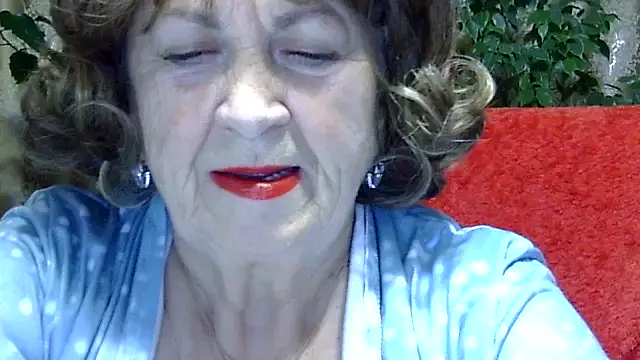 Emma52610 online show from December 2, 4:53 pm