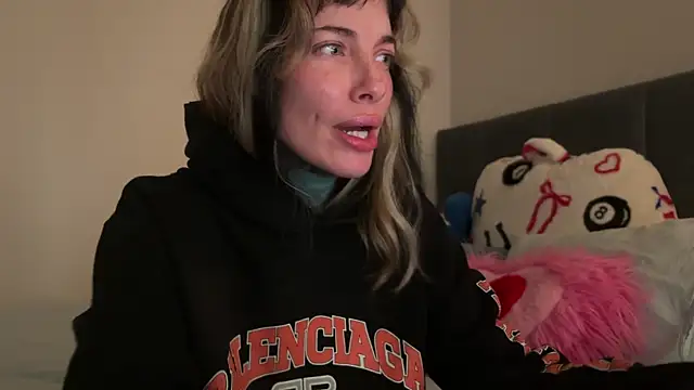 airgeadx online show from April 4, 10:52 pm