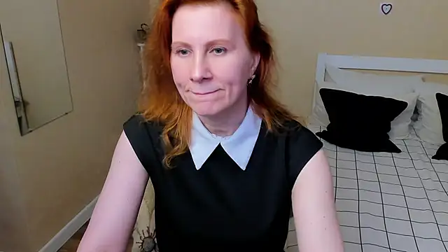 FoxySophia online show from September 20, 4:00 am