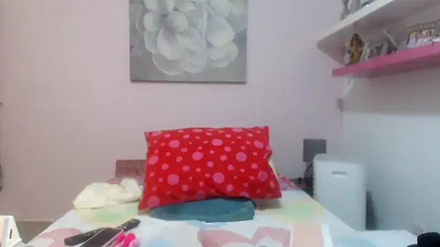 CindyCrawford online show from December 2, 3:08 am