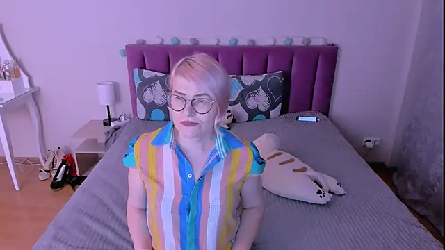 sabrinamacmarren online show from February 13, 4:30 pm