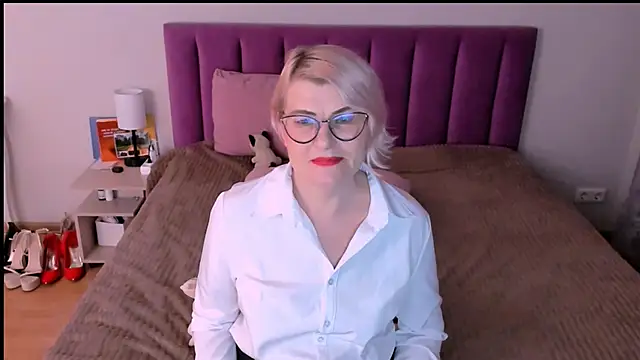 sabrinamacmarren online show from November 26, 3:24 pm