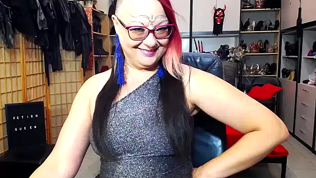 LindaDaemonX online show from September 14, 7:17 am