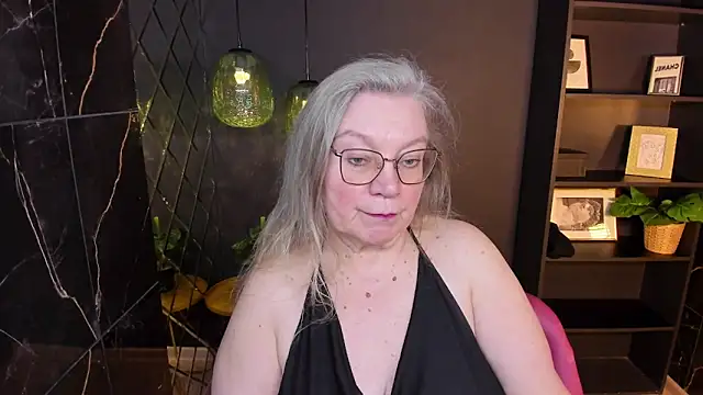 NataliMellow online show from April 10, 1:28 pm