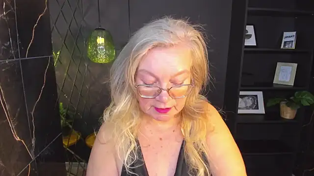 NataliMellow online show from October 28, 1:17 pm