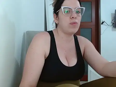 ashlymoon online show from March 30, 5:01 pm