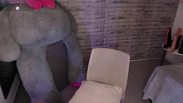 TinnaCobb online show from March 31, 4:29 pm