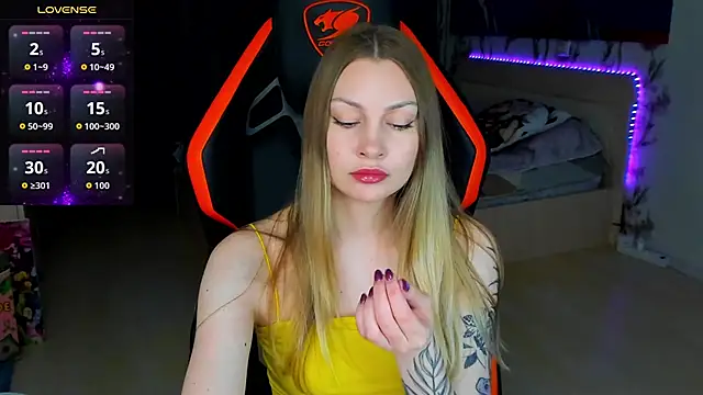 BiMolly online show from April 6, 10:22 pm