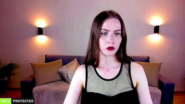 TheWoman   online show from February 23, 7:35 pm