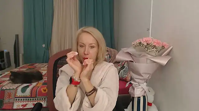 LuxuryNika online show from October 4, 8:24 pm