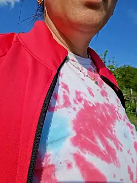 IsabelleCraft online show from May 11, 2:45 pm