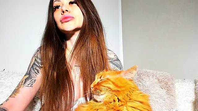 BrianaDiamondXXX online show from May 13, 5:19 pm