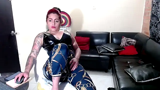 Sashaferrari2000 online show from October 22, 1:10 am