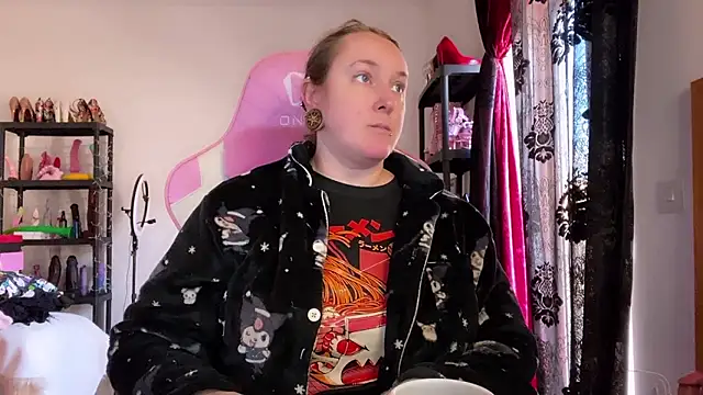 kisicaxx online show from January 14, 2:00 pm