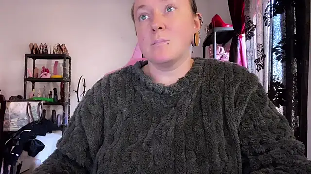 kisicaxx online show from February 26, 2:38 pm