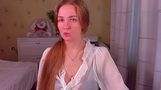 SweetMilkis online show from October 26, 9:05 am