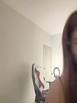 kiarafonseca  online show from April 27, 7:00 pm