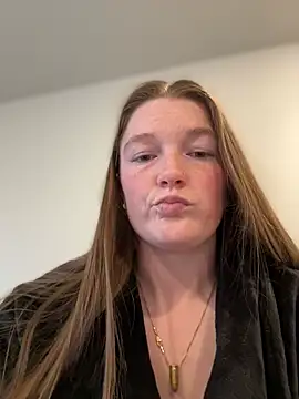 PussiesnCream  online show from January 7, 9:18 pm