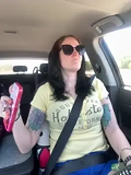 lolabunny9 online show from April 17, 5:04 pm