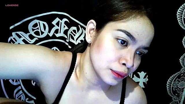  preciousmoira  online show from May 18, 11:55 pm