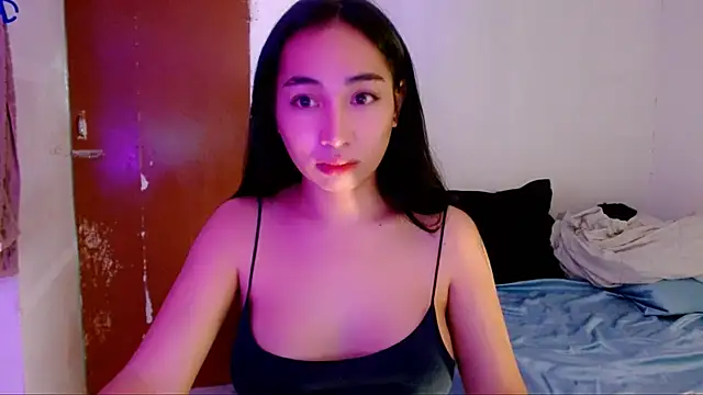 SweetLilly 18 online show from September 24, 12:20 am