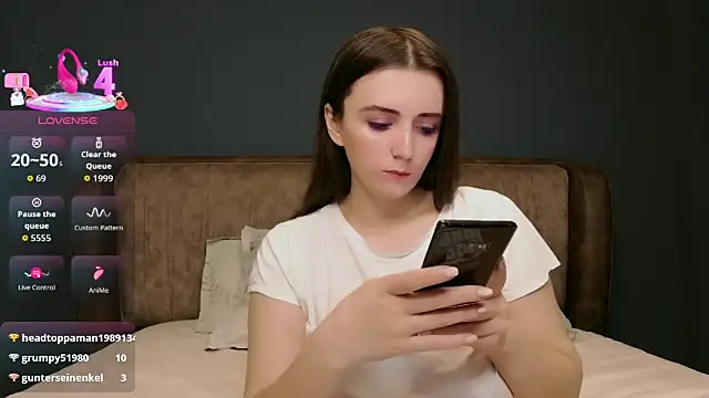 IamMolly online show from April 18, 7:58 pm