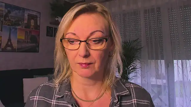 vanessa chat online show from November 23, 2:19 pm