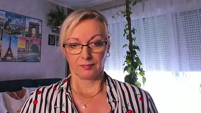 vanessa chat online show from September 19, 1:54 pm