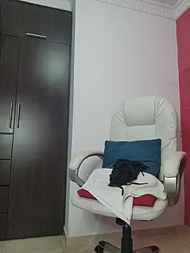 lissglow online show from December 15, 11:54 pm