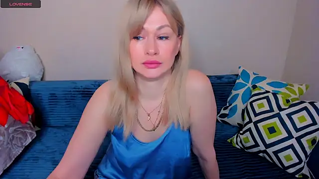 EllenMoore online show from April 14, 3:50 am