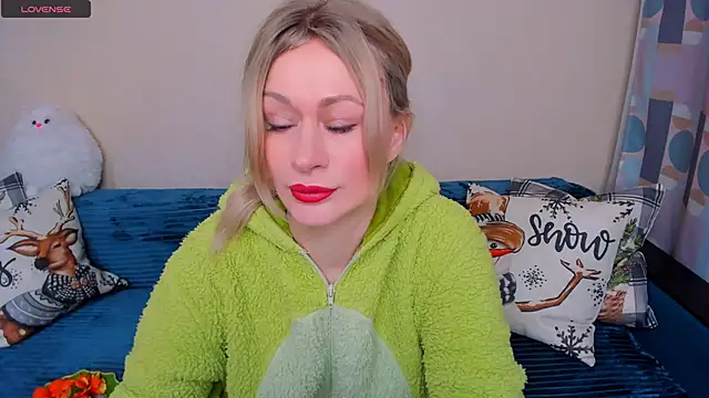 EllenMoore online show from March 5, 3:13 am