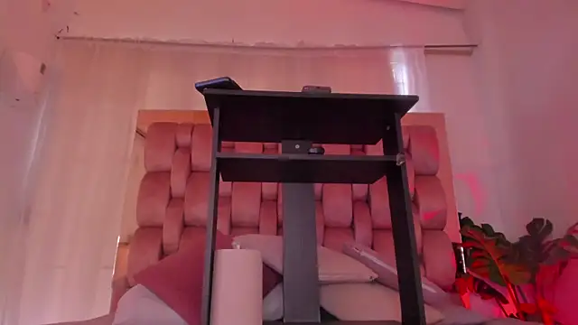 Secret chells online show from October 14, 6:10 pm